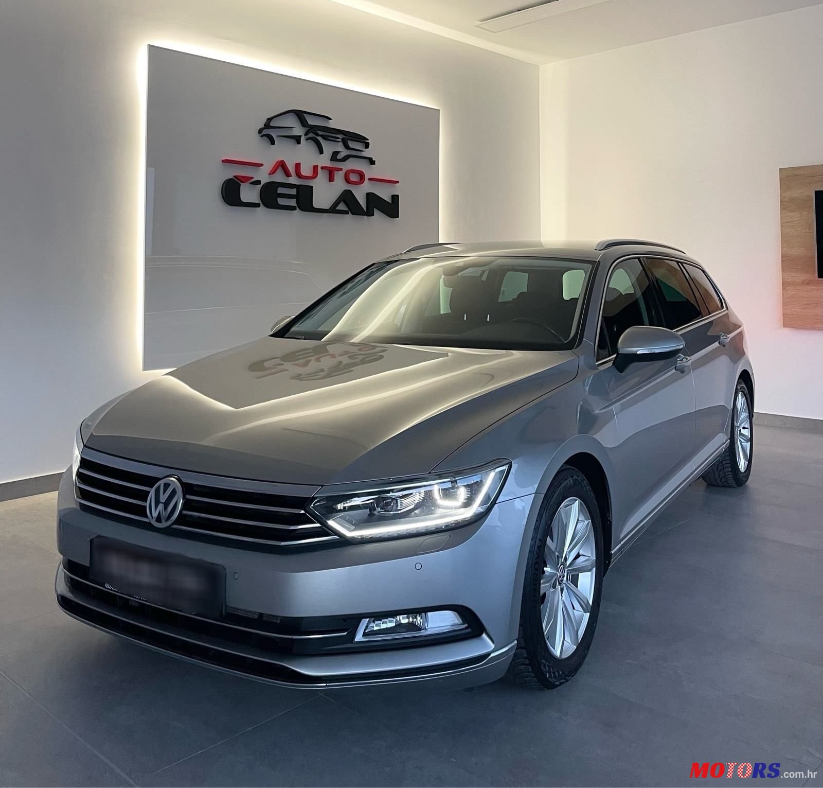 2016' Volkswagen Passat Variant photo #4