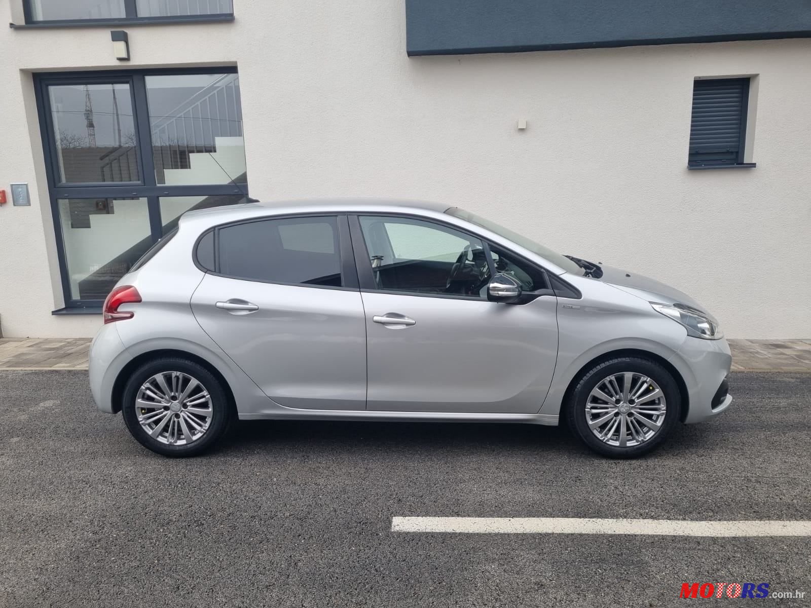 2018' Peugeot 208 1,2 photo #3