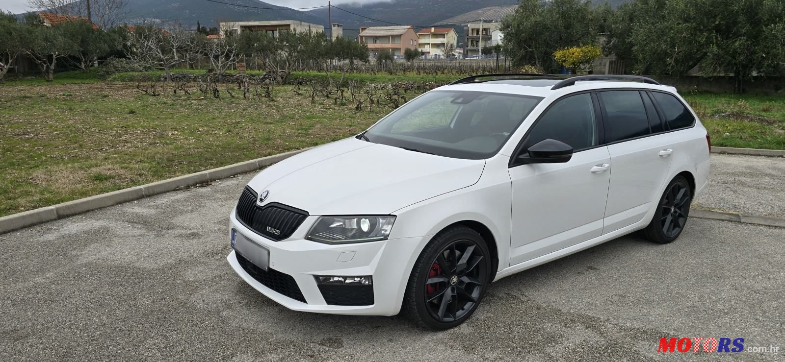 2015' Skoda Octavia Combi photo #2