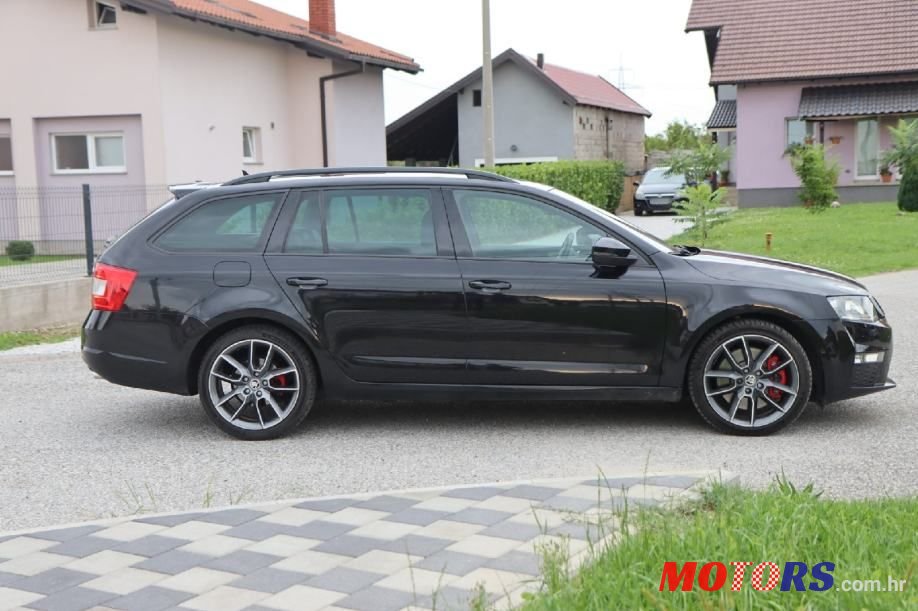 2014' Skoda Octavia Combi photo #3