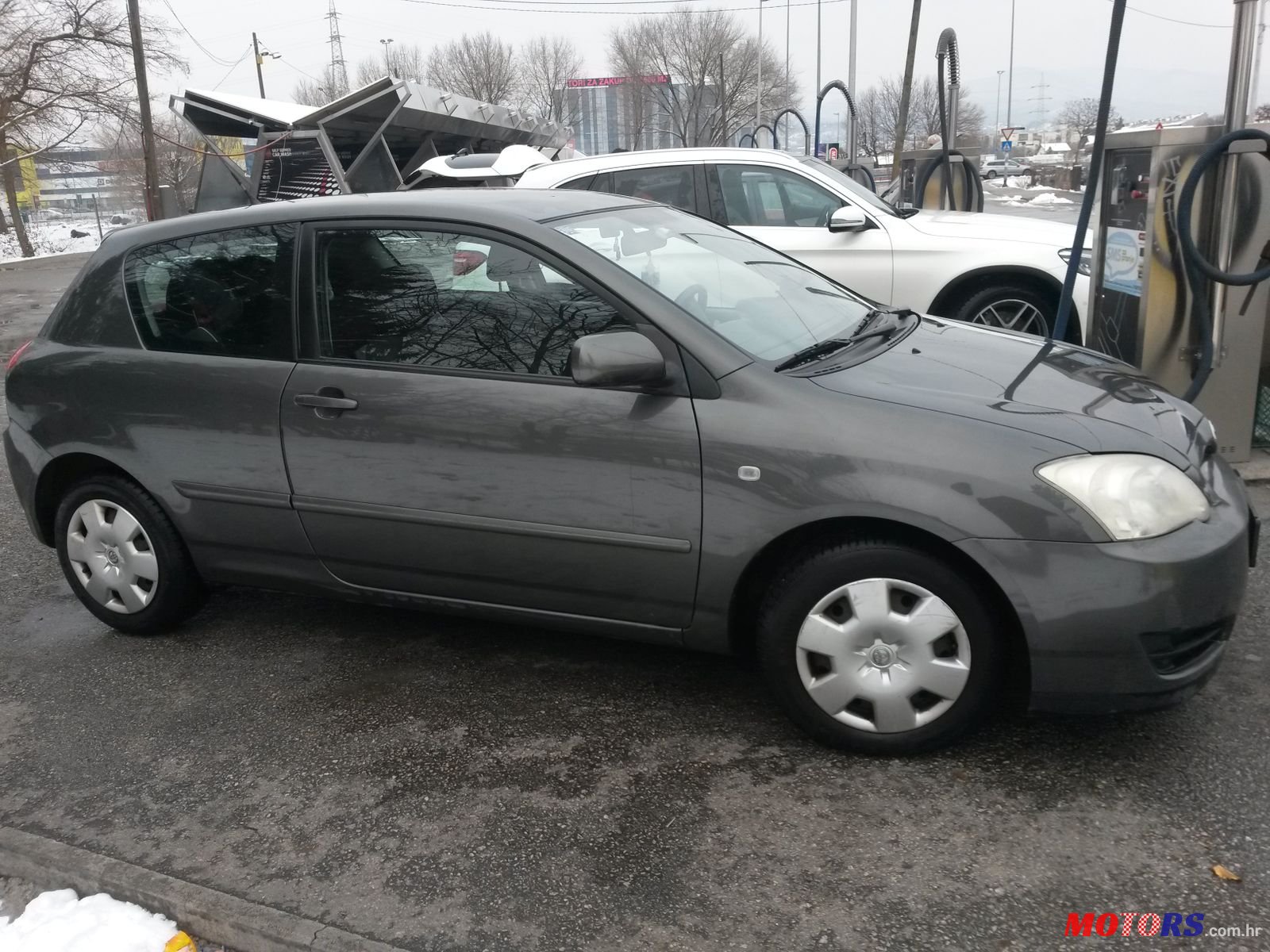 2005' Toyota Corolla photo #1