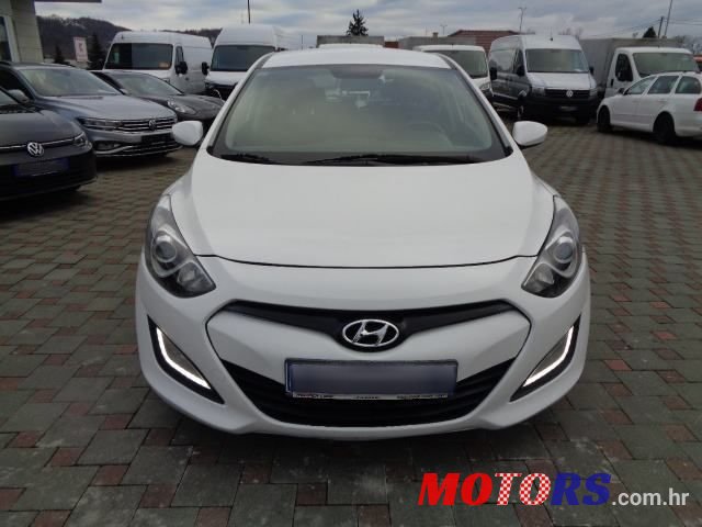 2014' Hyundai i30 Cw 1,6 Crdi photo #2