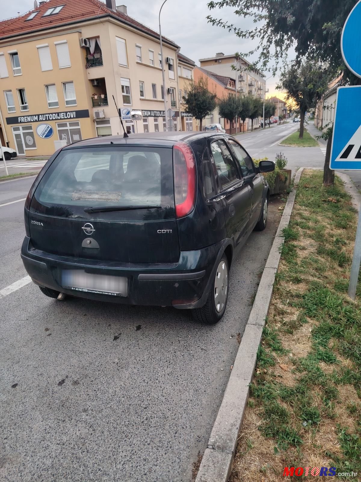 2004' Opel Corsa 1,3 Cdti photo #1