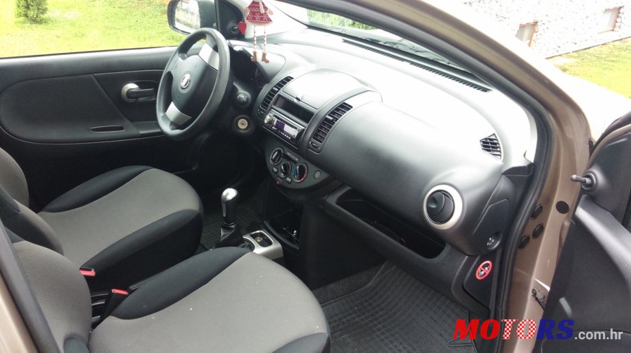 2010' Nissan Note photo #2