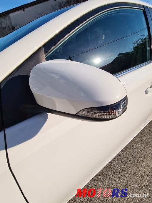 2015' Toyota Auris 1,4 D-4D Sport photo #4