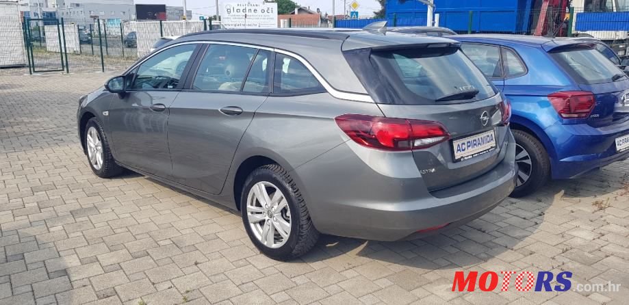 2016' Opel Astra Karavan photo #4