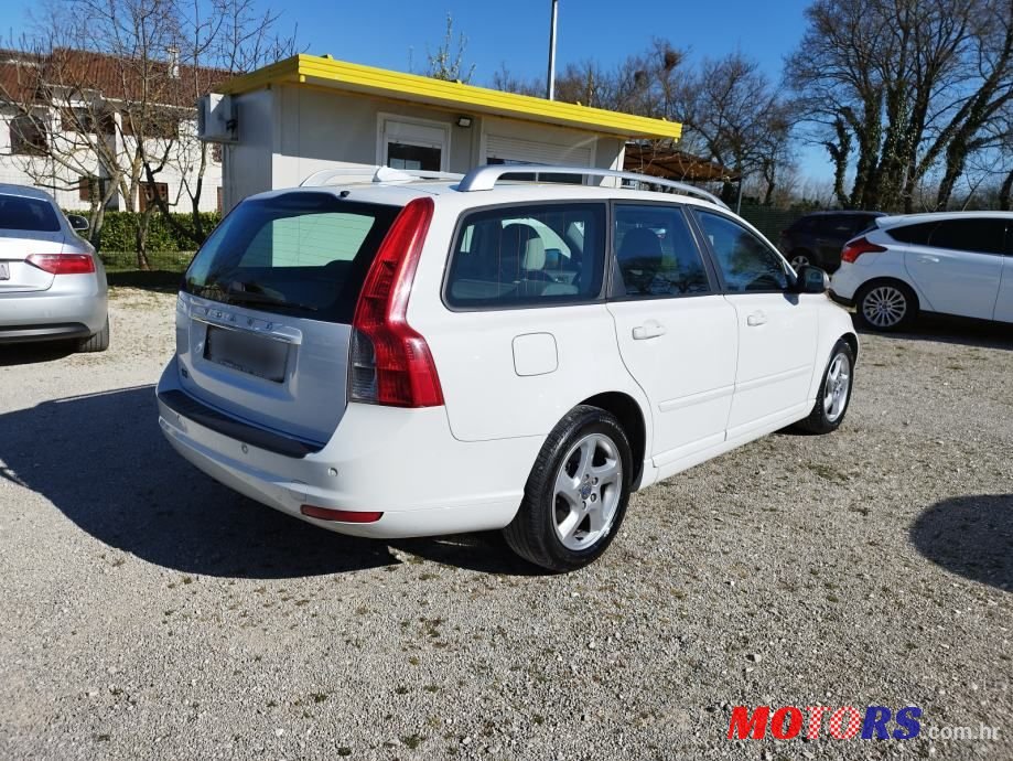 2011' Volvo V50 D2 photo #4