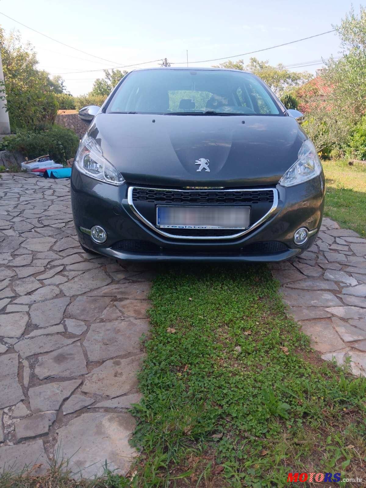 2013' Peugeot 208 1,2 Vti photo #1