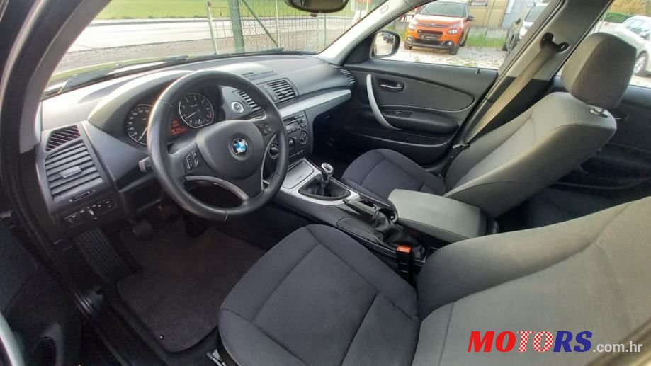 2011' BMW Serija 1 116I Sport photo #5