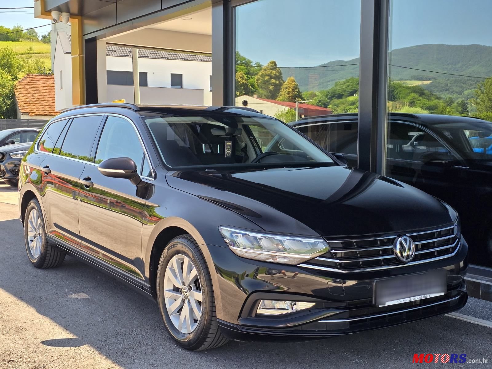 2020' Volkswagen Passat Variant photo #3