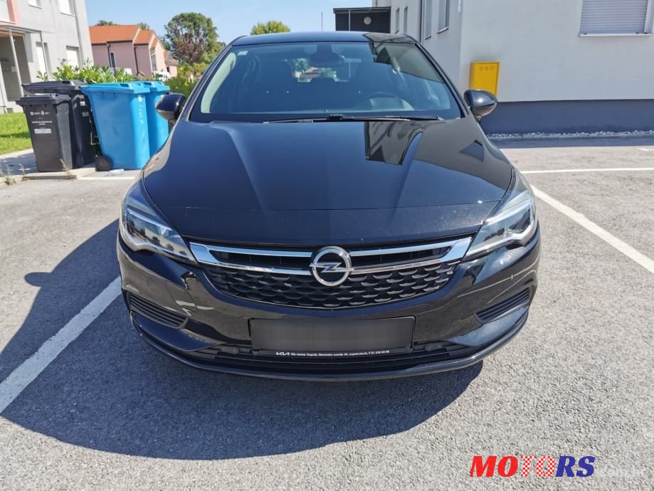 2017' Opel Astra 1.0 T photo #2