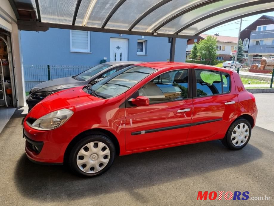 2008' Renault Clio 1.2 16V photo #6