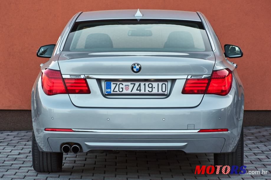 2012' BMW Serija 7 730D photo #6