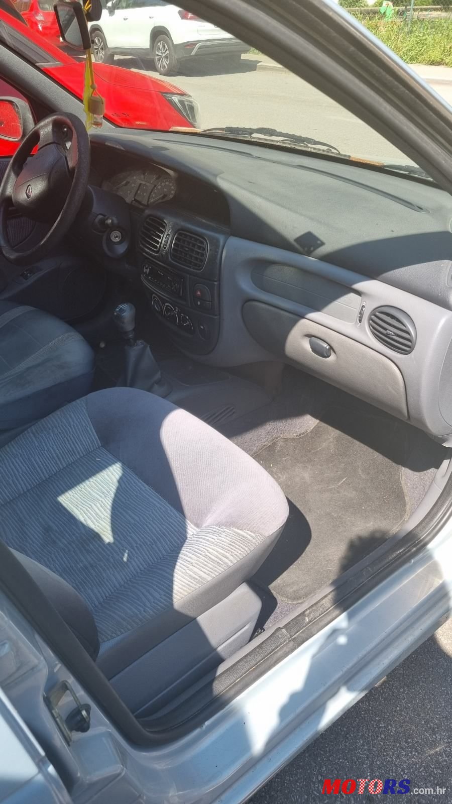 2001' Renault Megane 1,4 16V photo #6