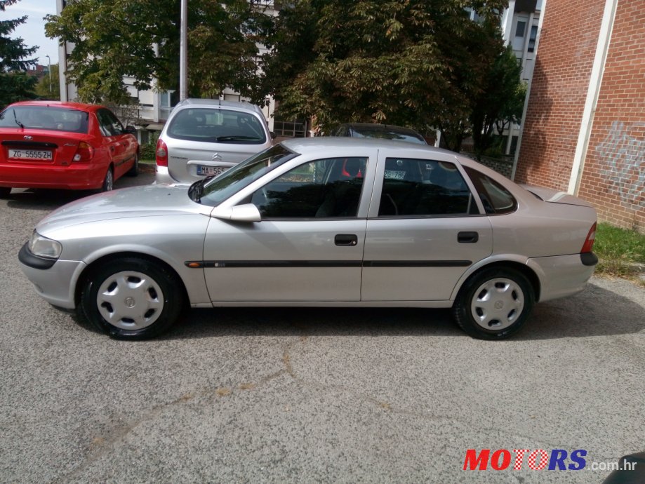 1999' Opel Vectra Comfort 1.6 i 16V photo #2