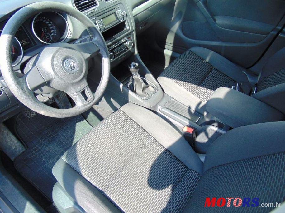 2009' Volkswagen Golf VI 1,6 TDI photo #1