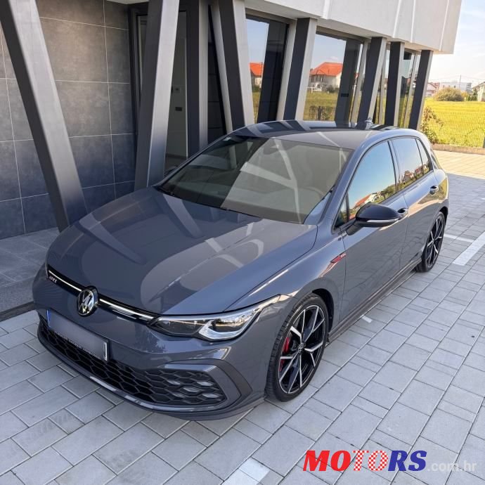 2023' Volkswagen Golf VIII 2,0 Tsi photo #1