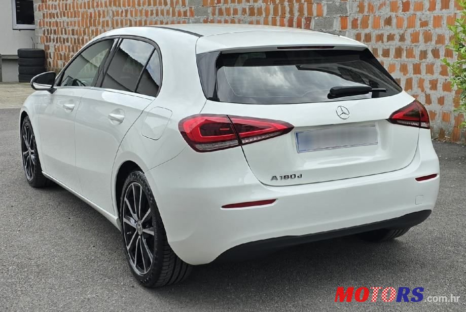 2019' Mercedes-Benz A-Klasa 180 D photo #6