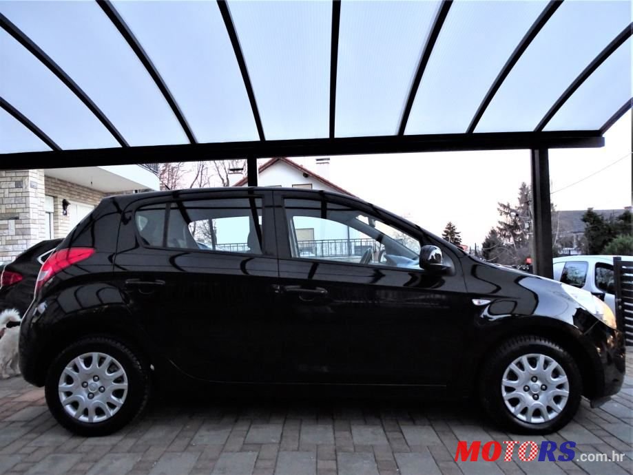 2009' Hyundai i20 1,2 photo #3
