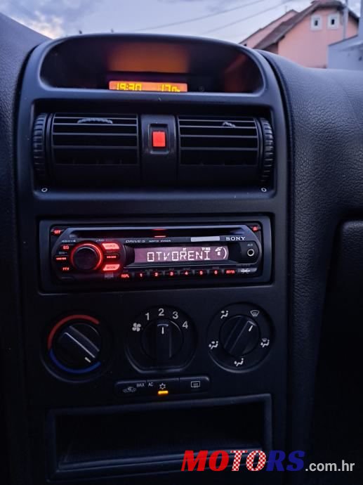 2006' Opel Astra Classic photo #6