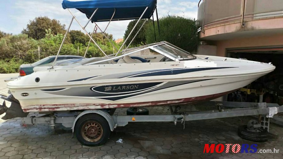 2009' Larson photo #1