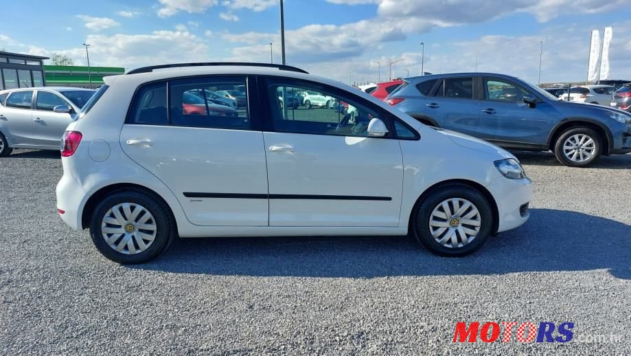 2010' Volkswagen Golf 6 1,2 Tsi photo #2