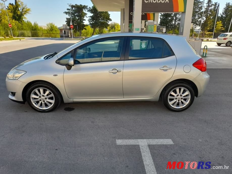 2008' Toyota Auris photo #4