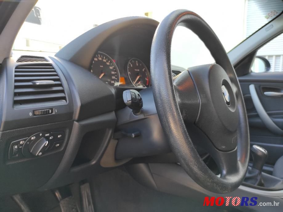 2008' BMW Serija 1 118D photo #6