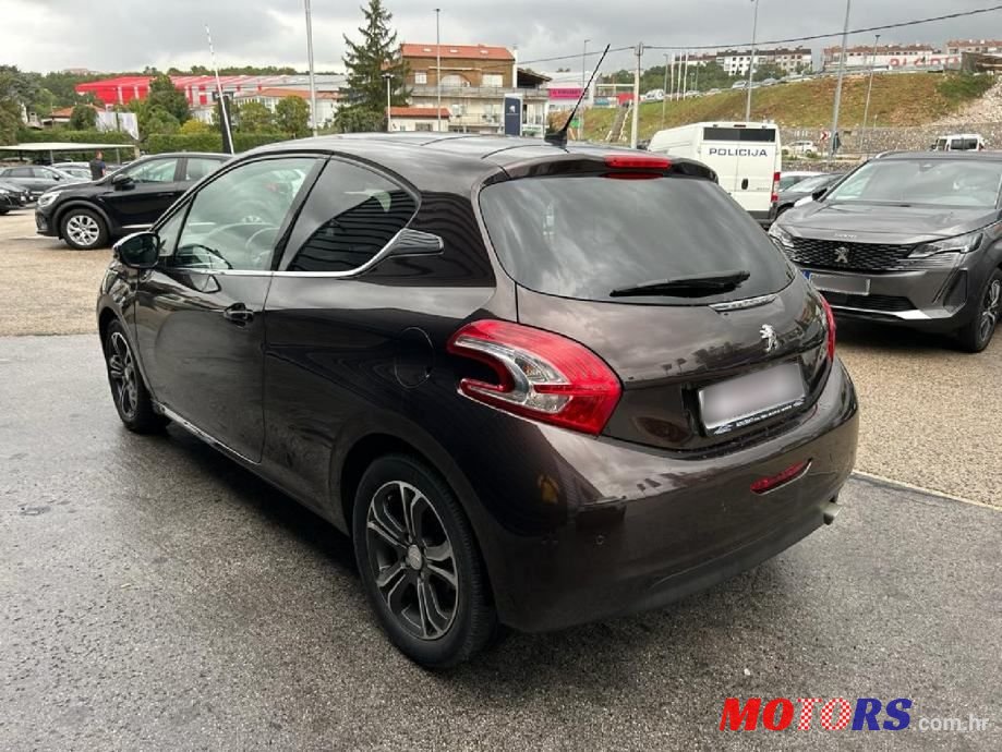 2012' Peugeot 208 1,6 E-Hdi photo #4