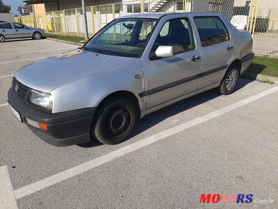 1997' Volkswagen Vento Cl Tdi photo #3