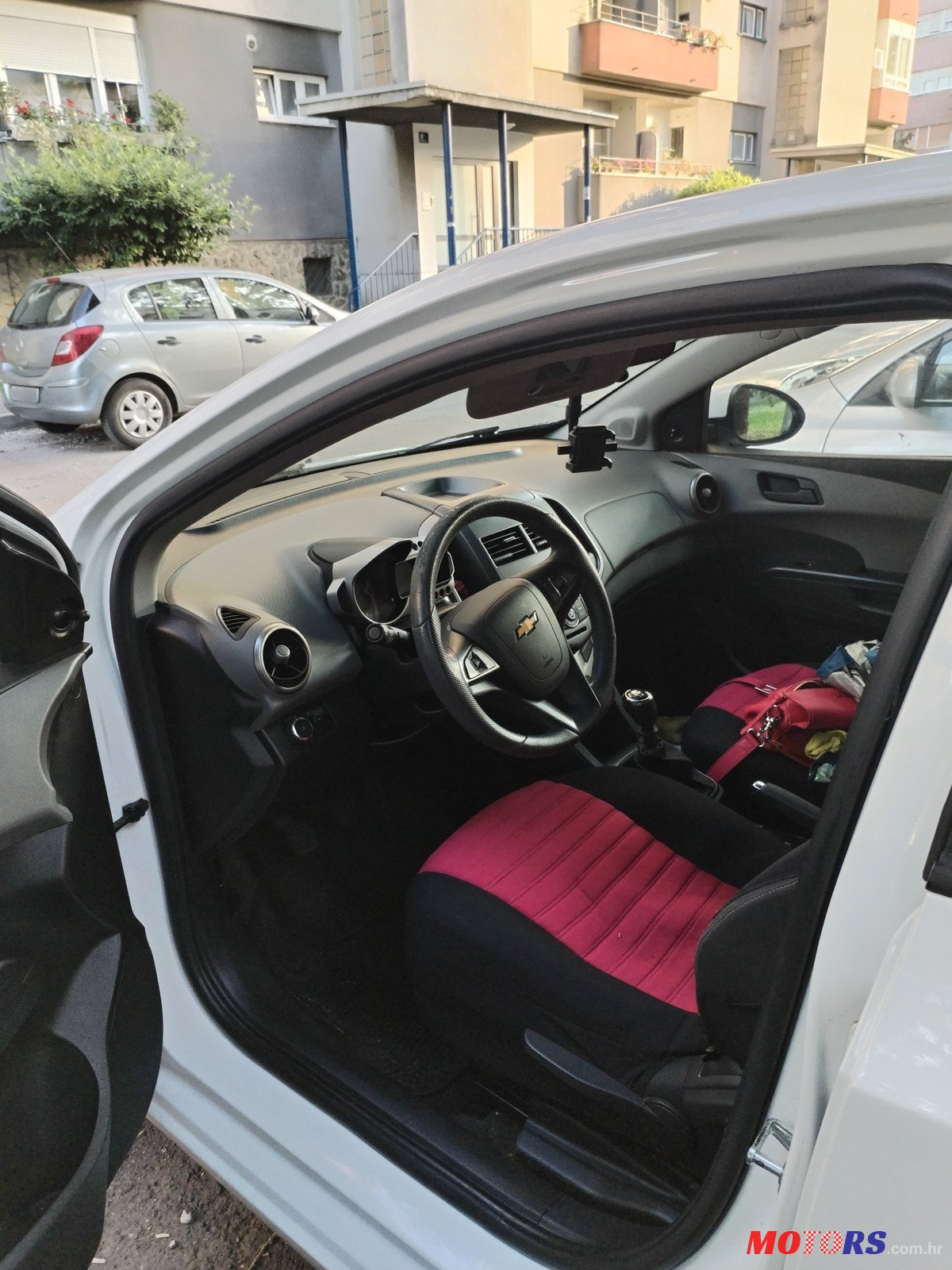 2013' Chevrolet Aveo photo #2