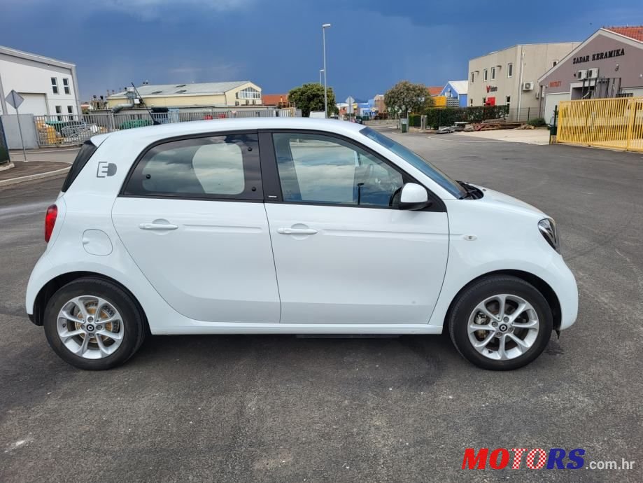 2017' Smart Forfour photo #1
