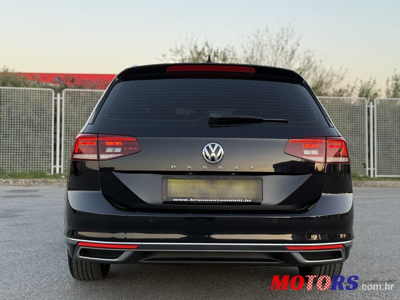 2020' Volkswagen Passat Variant photo #6