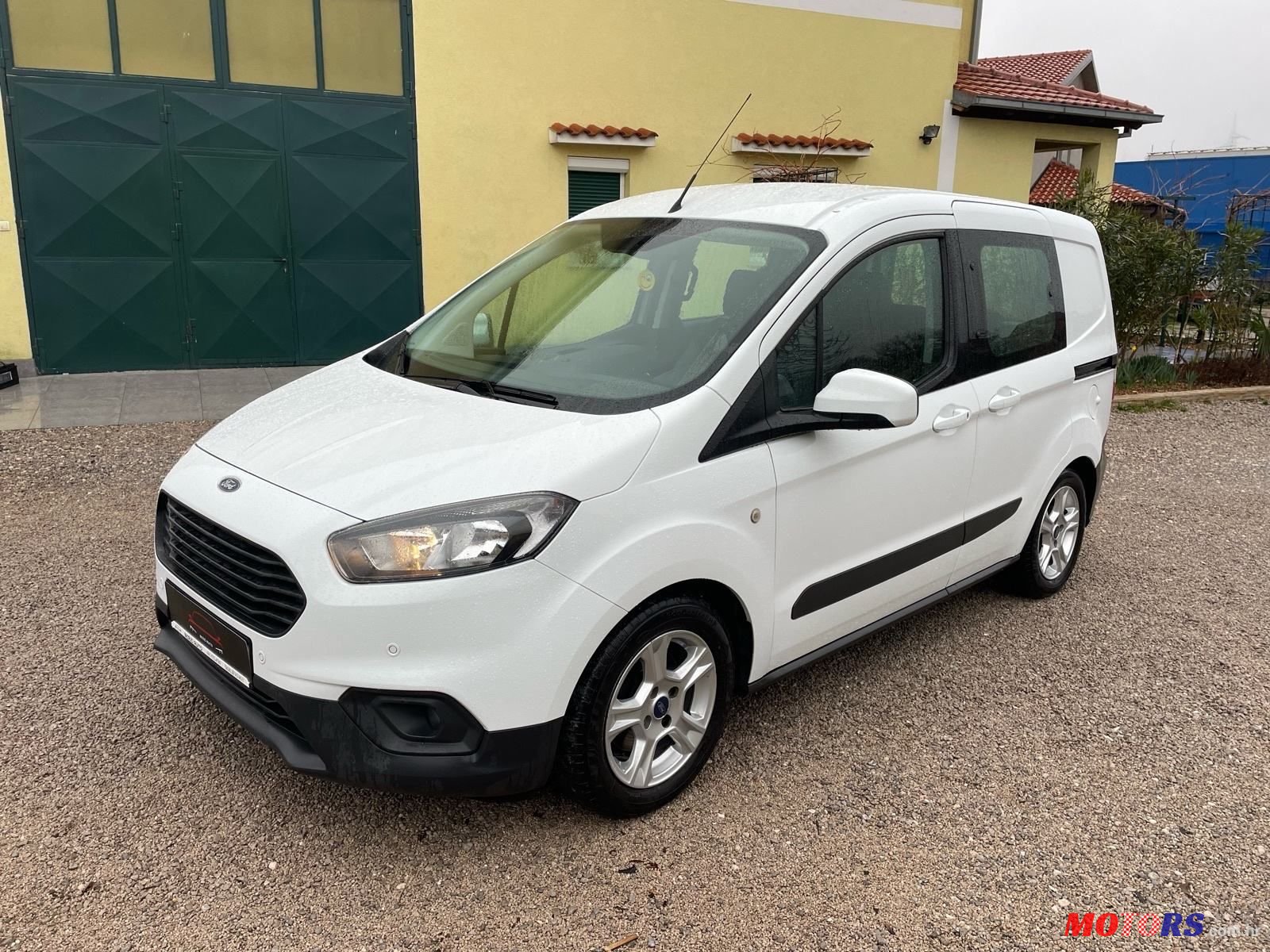 2020' Ford Tourneo Courier 1,5 Tdci photo #1