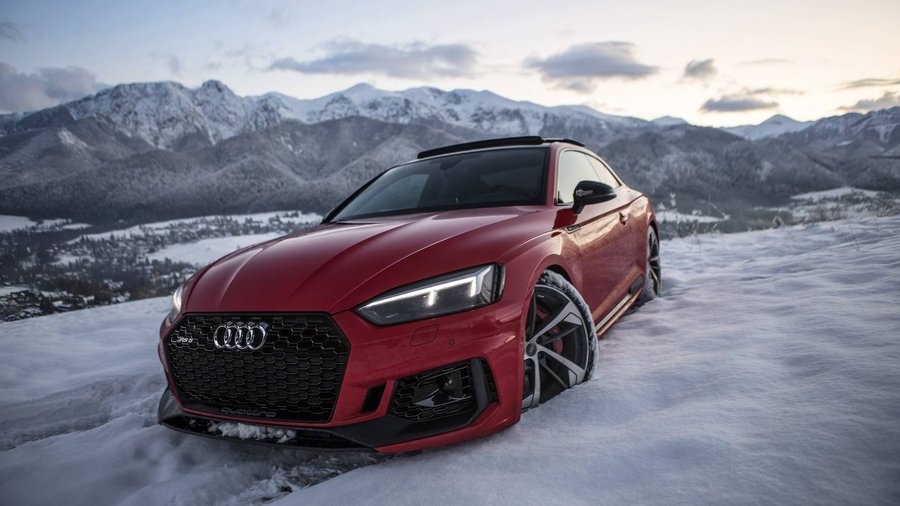See The Audi Rs5 And R8 Play In The Snow In Slow Motion