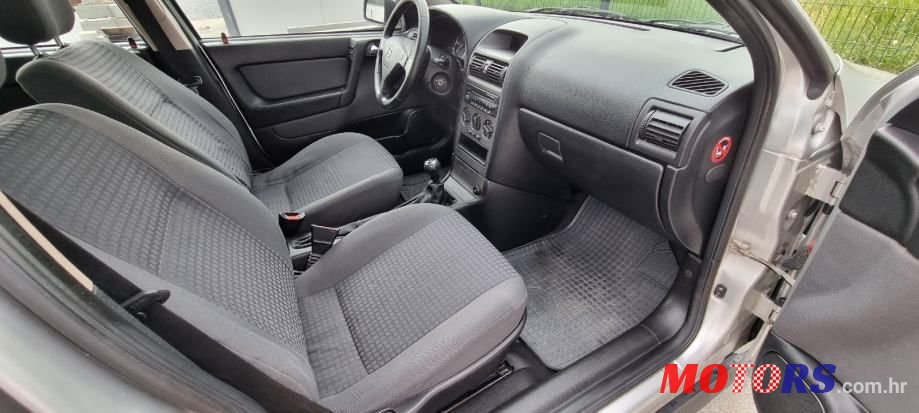 2003' Opel Astra Club 1,7 Dt photo #5