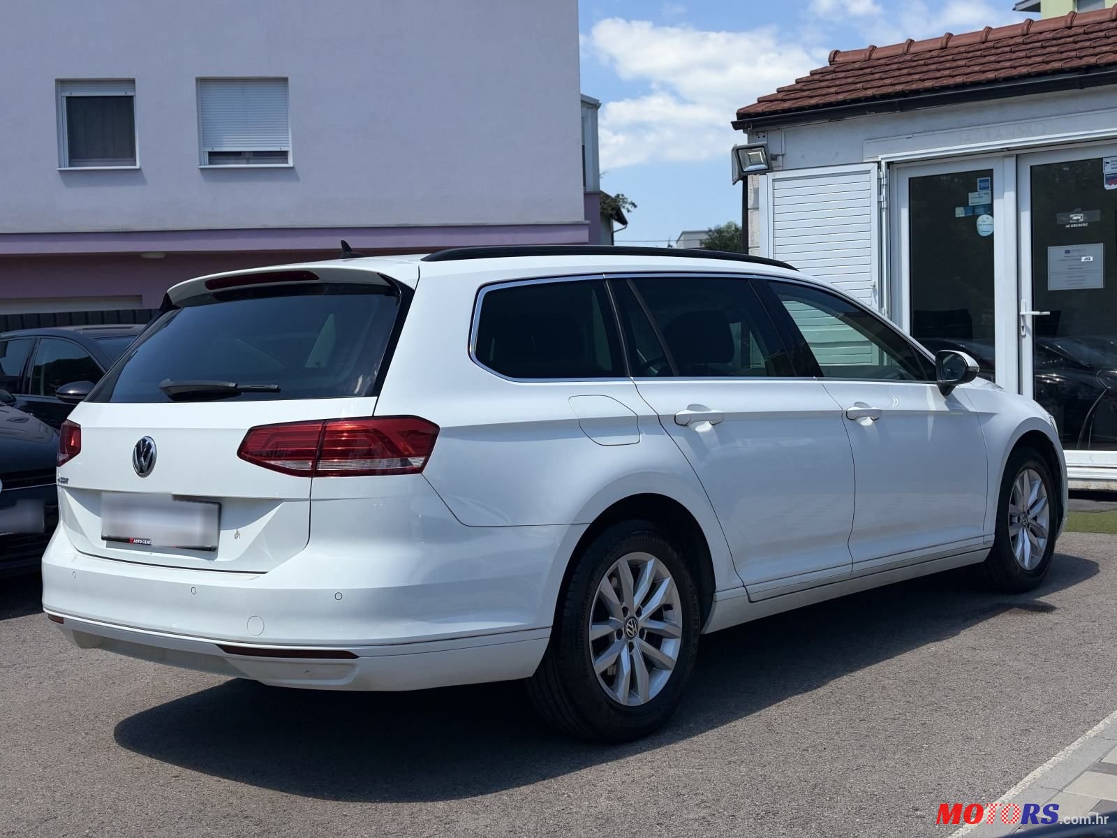 2017' Volkswagen Passat Variant photo #6