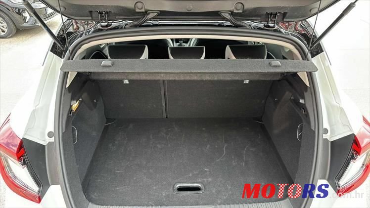 2023' Renault Captur Tce photo #5