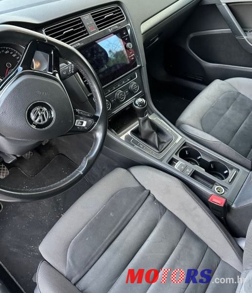 2017' Volkswagen Golf VII Variant photo #6