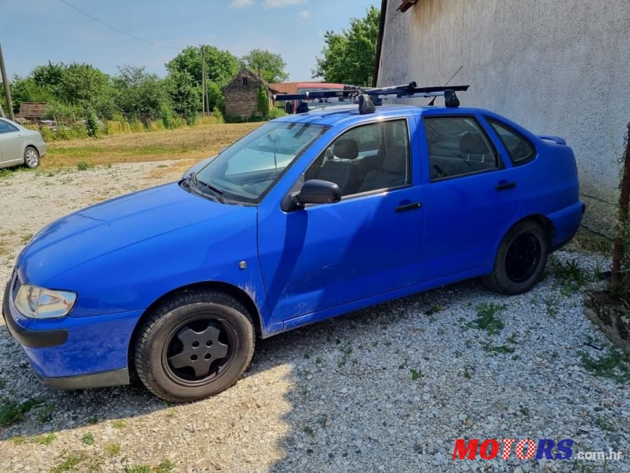 2002' SEAT Cordoba photo #5