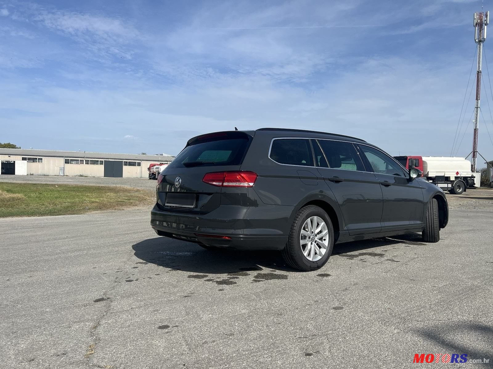 2019' Volkswagen Passat Variant photo #6