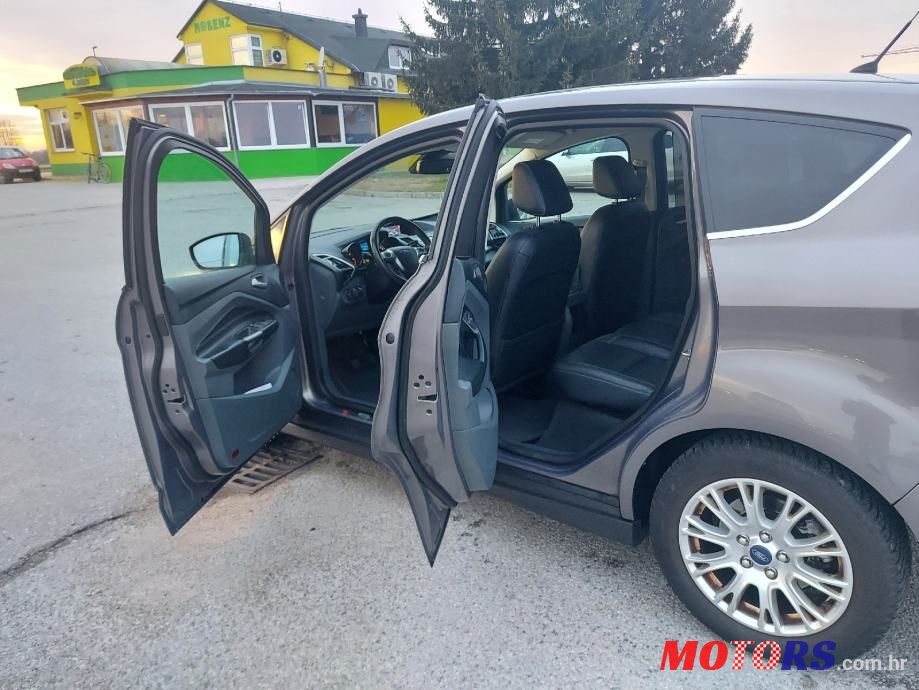 2015' Ford C-MAX Titanium photo #6