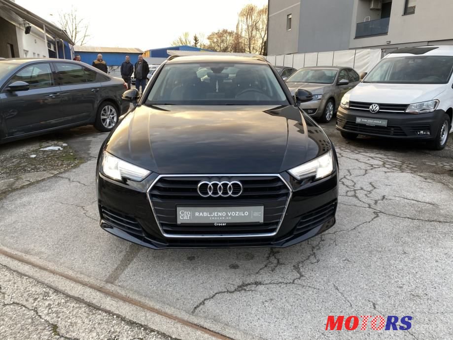 2016' Audi A4 Avant photo #2