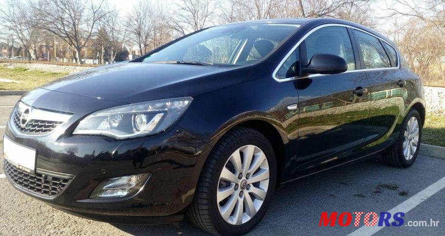 2011' Opel Astra 1,7 Cdti photo #2