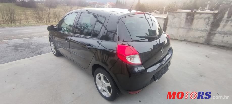 2011' Renault Clio 1,2 16V photo #4