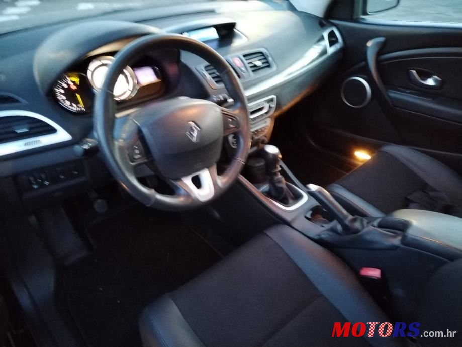 2009' Renault Megane Coupe photo #5