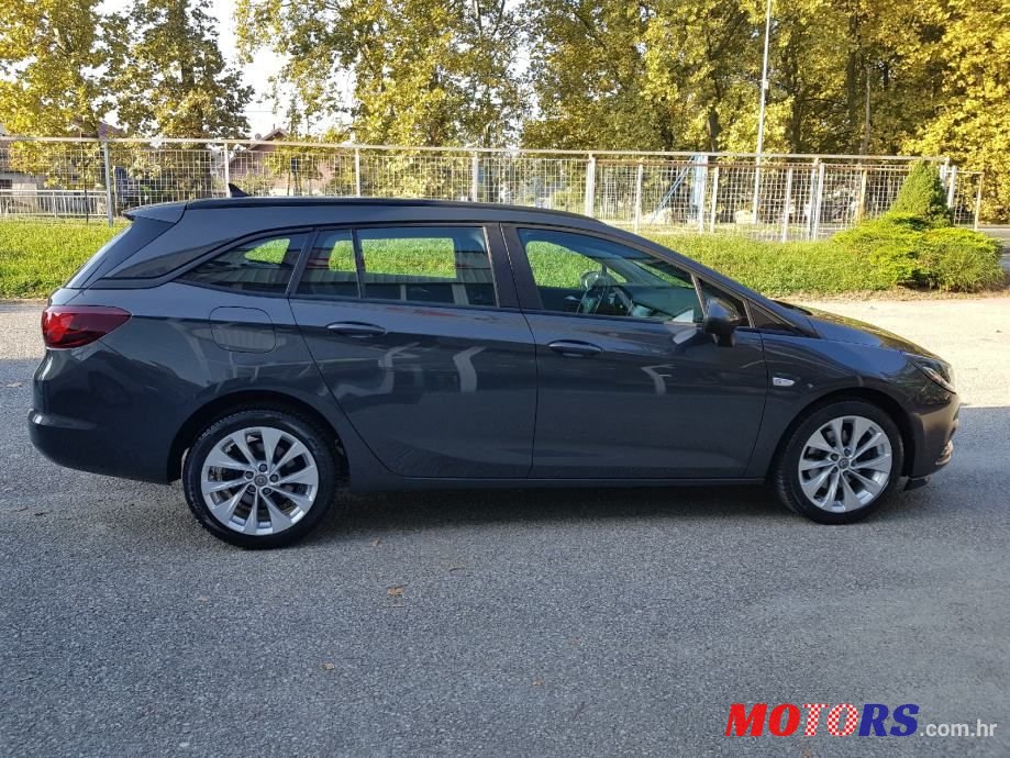 2016' Opel Astra Karavan photo #6