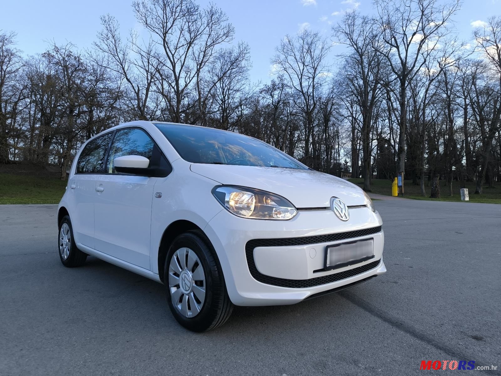 2014' Volkswagen Up! 1,0 Up! photo #2