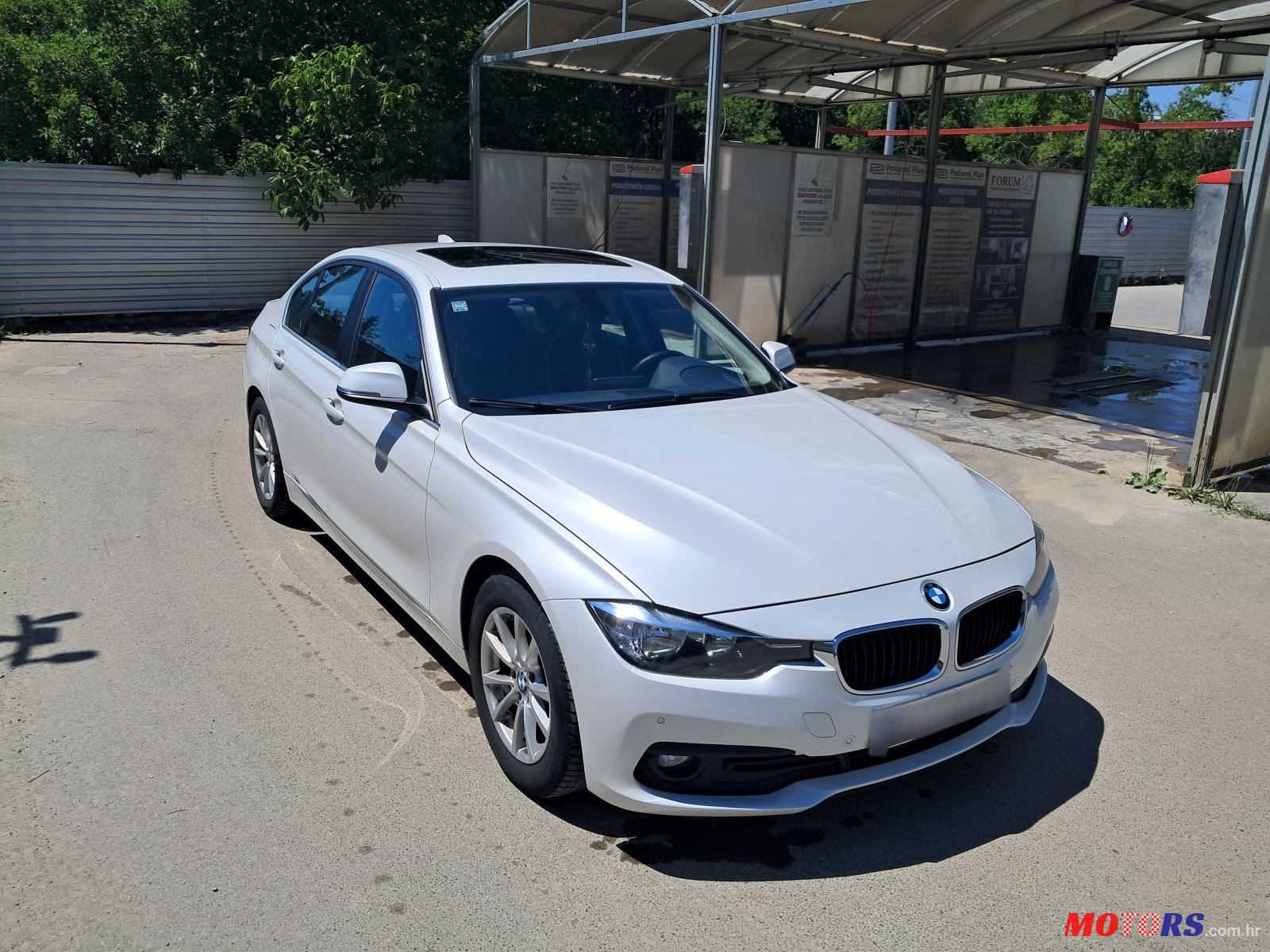 2015' BMW Serija 3 320D photo #6