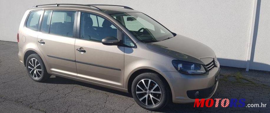 2015' Volkswagen Touran 1,6 Tdi Bmt photo #1